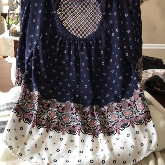 Super cute Boho top size S with tassel tie detail - Picture 4 of 8